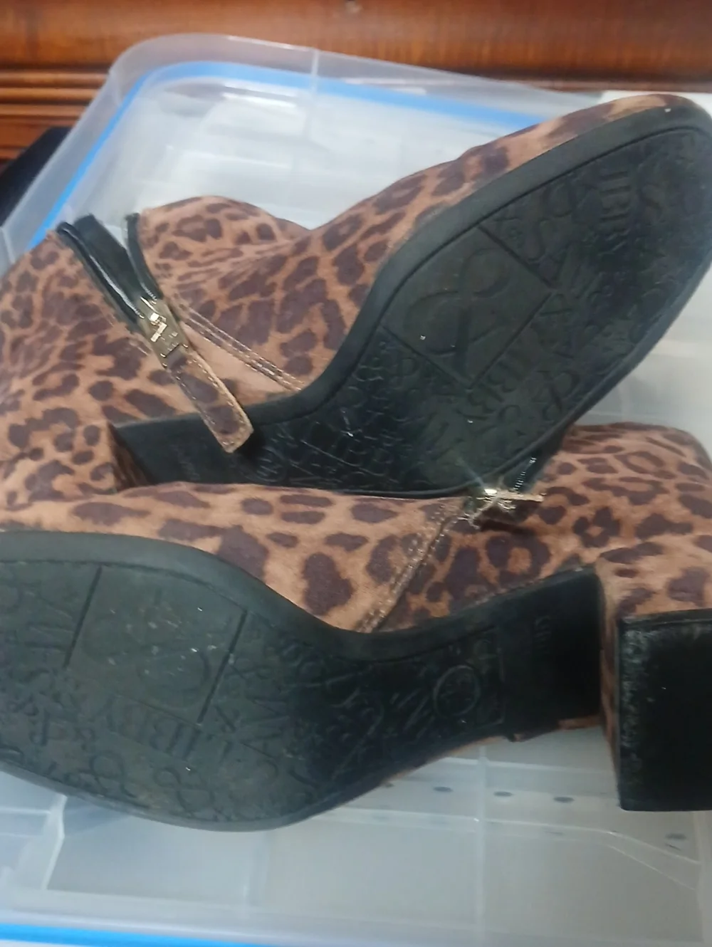 Womens Size 7.5 Sam & Libby Leopard Print Ankle Booties